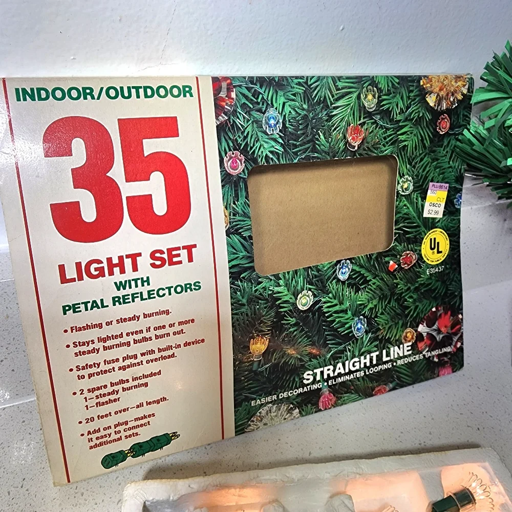 Vintage 35 Light Set With Petal Reflectors In Original Box